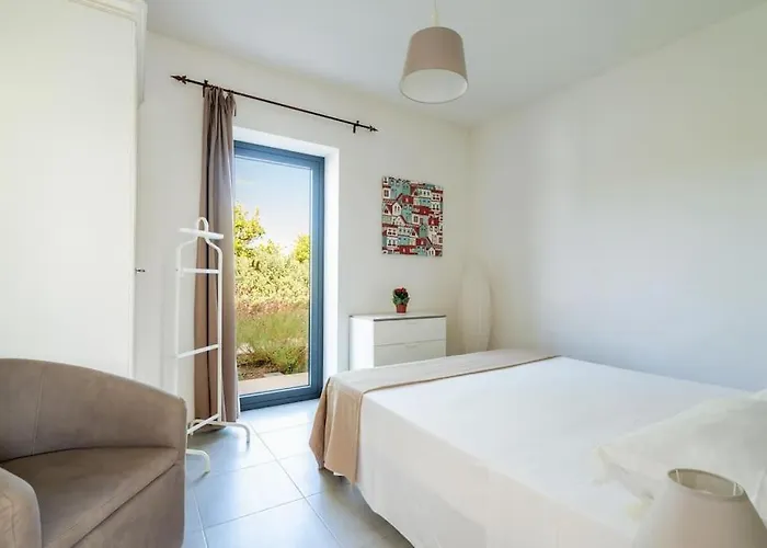 Papeda-tenuta Il Cavaliere D'italia Noto-vista Fronte Mare E Piscina Privata Noto