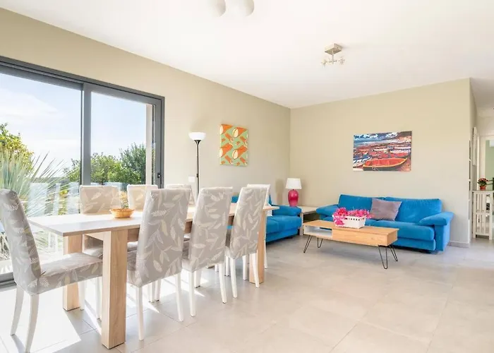Villa Papeda-tenuta Il Cavaliere D'italia Noto-vista Fronte Mare E Piscina Privata *