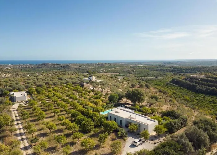 Papeda-tenuta Il Cavaliere D'italia Noto-vista Fronte Mare E Piscina Privata Villa